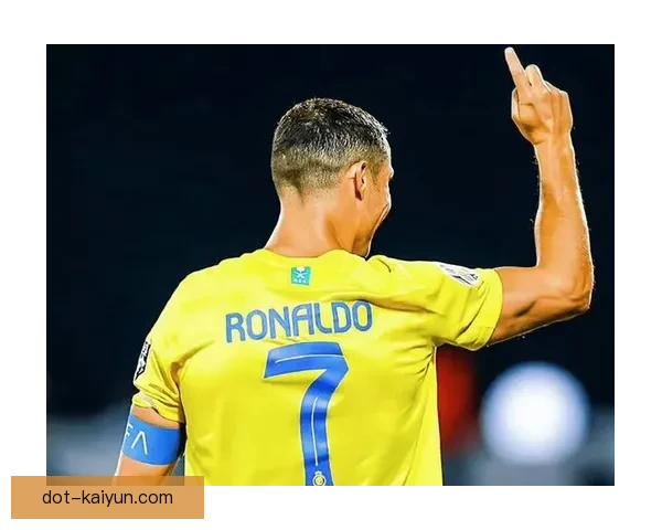 C罗加盟沙特联赛引领转会市场新风潮，全球关注度不断攀升