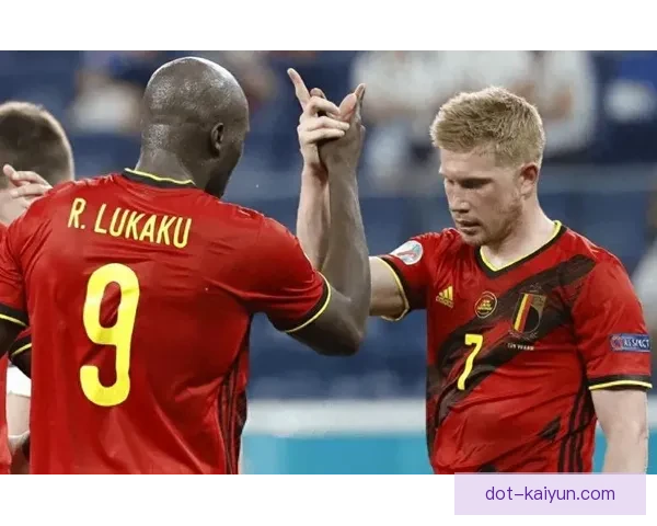 欧洲杯冠军游行引发球迷热潮，关注球队未来发展趋势