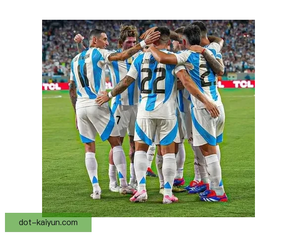 阿库尼亚边后卫风格展现出持续提升的竞争力与防守威胁